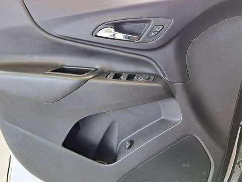 Used 2023 Chevrolet Equinox LT FWD image 22