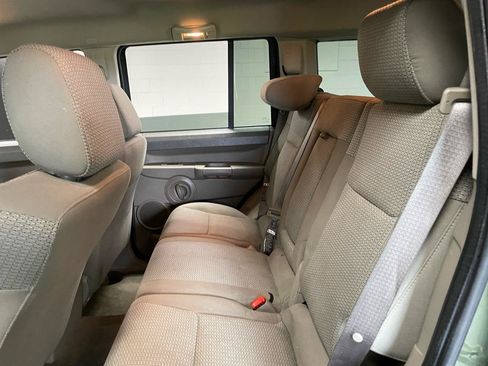 Used 2007 Jeep Commander Sport AWD/4WD image 14