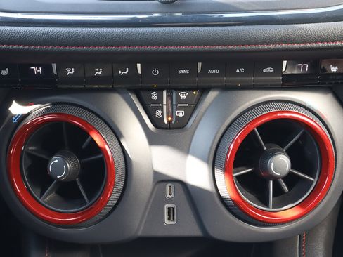 Used 2021 Chevrolet Blazer RS image 22