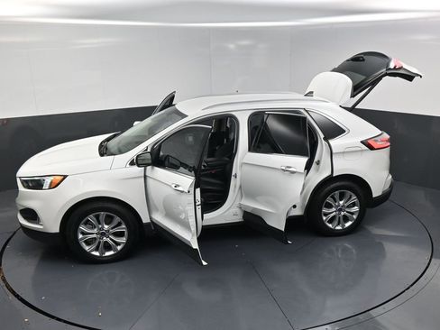 Used 2022 Ford Edge Titanium image 25