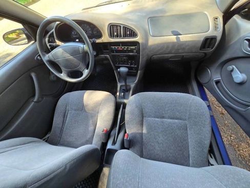 Used 1995 Geo Metro LSi FWD image 3