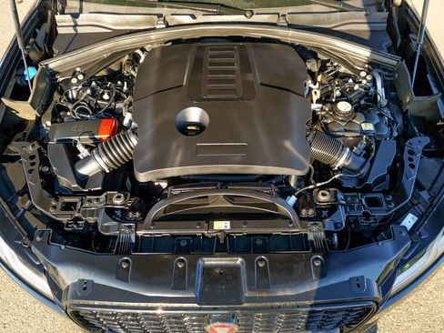 Used 2023 Jaguar F-PACE R-Dynamic S image 56