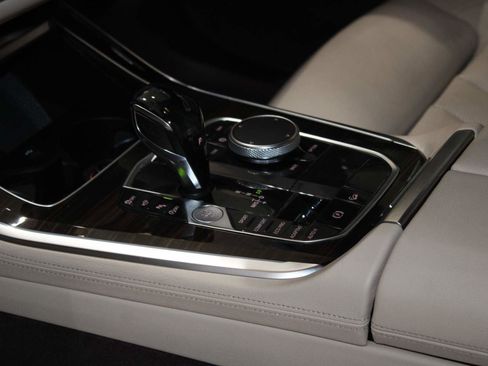 Used 2019 BMW X5 xDrive40i w/ Convenience Package image 13