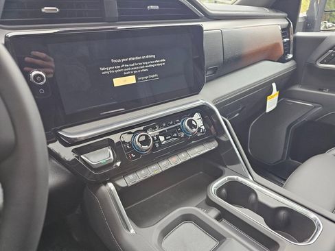 New 2026 GMC Sierra 3500 Denali w/ Denali Reserve Package AWD/4WD image 25