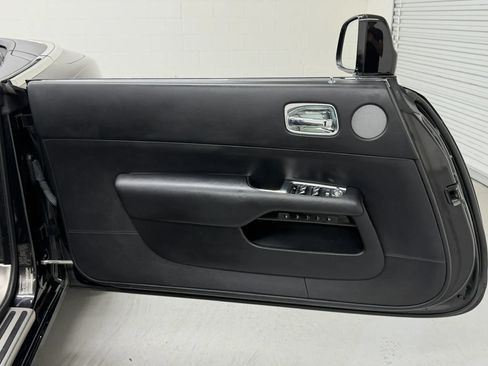 Used 2017 Rolls-Royce Dawn RWD image 28