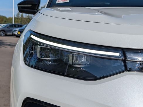 Certified 2026 Volkswagen Tiguan SE R-Line AWD/4WD image 16