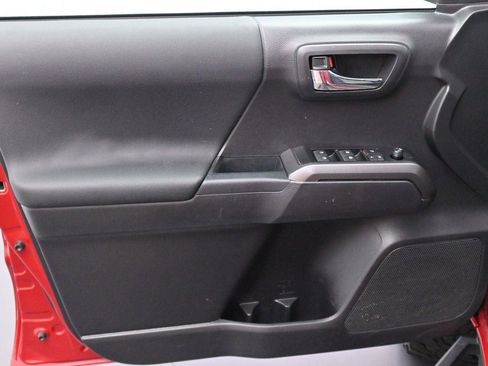 Used 2023 Toyota Tacoma TRD Off-Road AWD/4WD image 9