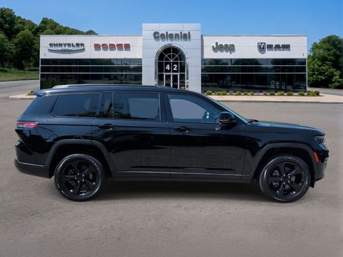 Used 2023 Jeep Grand Cherokee L Laredo AWD/4WD image 7
