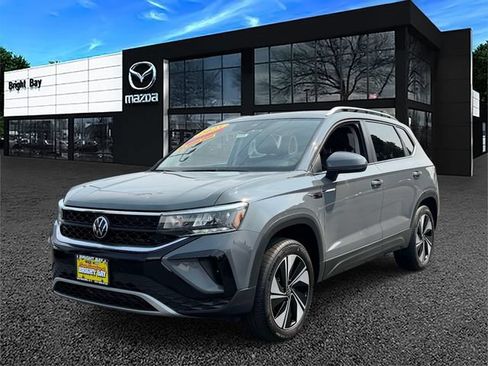 Used 2023 Volkswagen Taos SE AWD/4WD image 2
