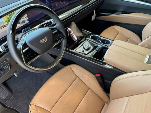 New 2026 Cadillac Escalade Luxury w/ Touring Package AWD/4WD image 10