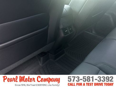 Used 2026 GMC Terrain AT4 AWD/4WD image 21