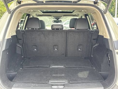 Used 2021 Nissan Rogue SL FWD image 12