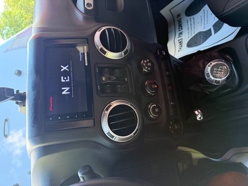 Used 2014 Jeep Wrangler Unlimited Sahara AWD/4WD image 23