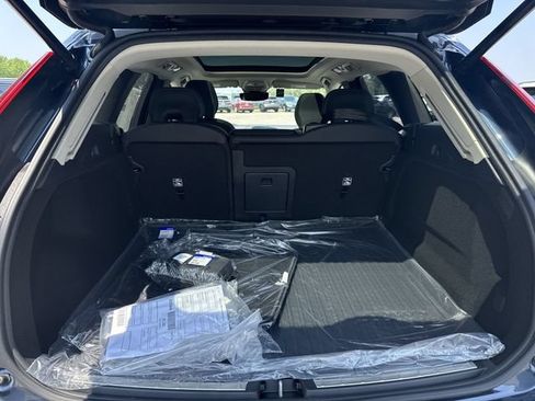 Used 2025 Volvo XC60 B5 Plus w/ Protection Package Premier AWD/4WD image 25