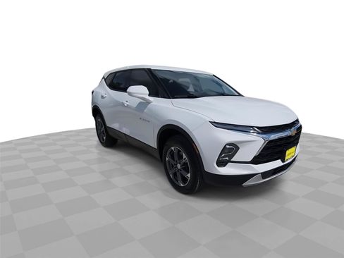 Used 2024 Chevrolet Blazer LT w/ Driver Confidence Package FWD image 2