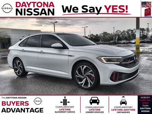 Used 2022 Volkswagen Jetta GLI Autobahn FWD image 1
