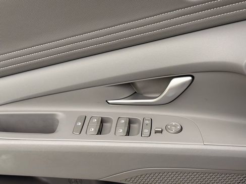 Used 2025 Hyundai Elantra Sport image 21