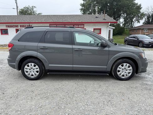Used 2020 Dodge Journey SE FWD image 3