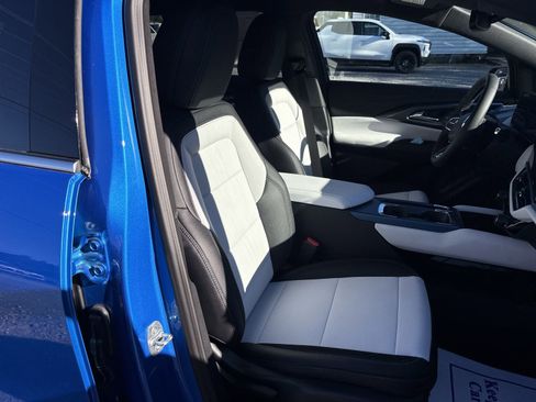 New 2026 Chevrolet Equinox EV LT image 23