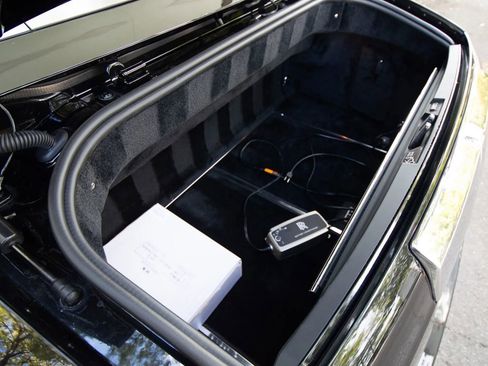 Used 2016 Rolls-Royce Phantom Drophead Coupe image 74