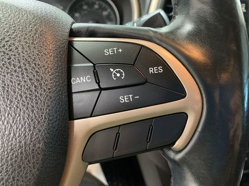 Used 2014 Jeep Cherokee Latitude w/ Cold Weather Group image 21