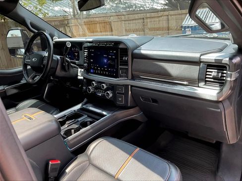 Used 2023 Ford F450 Platinum w/ FX4 Off-Road Package AWD/4WD image 11