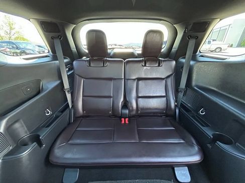 Used 2025 Ford Explorer Platinum AWD/4WD image 48