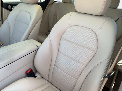 Used 2021 Mercedes-Benz GLC 300 image 20