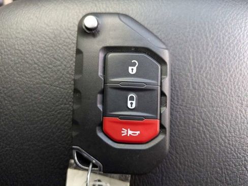 Used 2025 Jeep Wrangler Sport AWD/4WD image 30