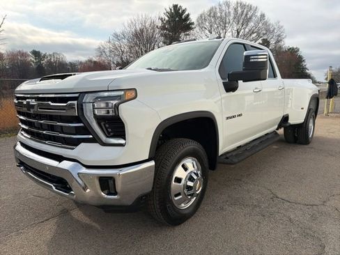 New 2026 Chevrolet Silverado 3500 LTZ w/ LTZ Convenience Package AWD/4WD image 6