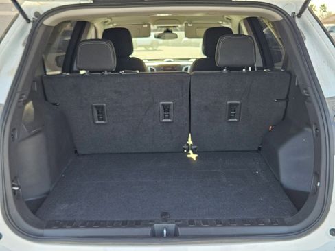 Used 2022 Chevrolet Equinox LS w/ LS Convenience Package image 21