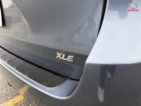 Used 2013 Toyota Sienna XLE image 26