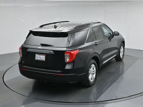 Used 2022 Ford Explorer XLT image 39