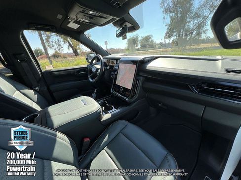 Certified 2025 GMC Yukon AT4 AWD/4WD image 33