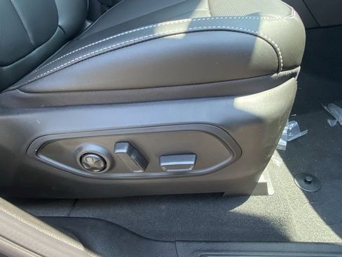 New 2025 Jeep Grand Cherokee L Limited w/ Luxury Tech Group II image 30