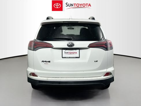 Used 2016 Toyota RAV4 LE FWD image 5