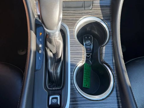 Used 2018 Buick Envision Essence AWD/4WD image 28