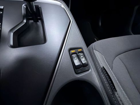 Used 2025 Subaru Crosstrek 2.0i Premium image 23