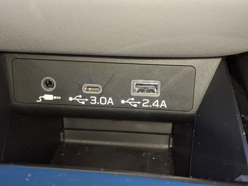 Used 2025 Subaru Outback Premium image 21