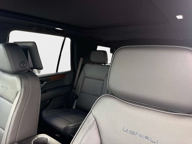 New 2026 GMC Yukon Denali w/ Denali Reserve Package AWD/4WD image 18