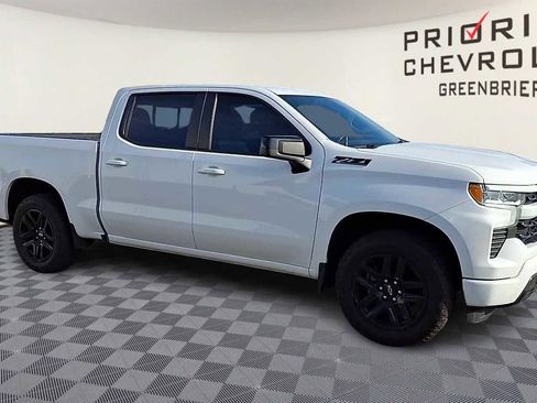 Used 2022 Chevrolet Silverado 1500 RST image 2