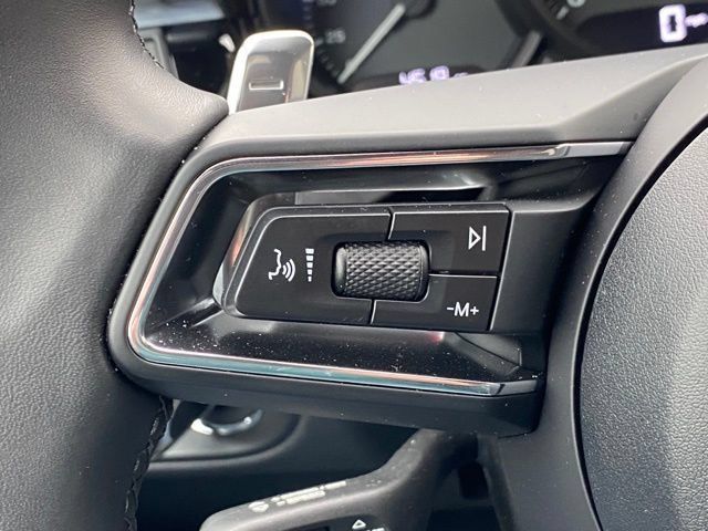 Certified 2024 Porsche Macan AWD/4WD image 20
