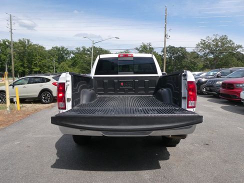 Used 2016 RAM 1500 Classic SLT RWD image 7