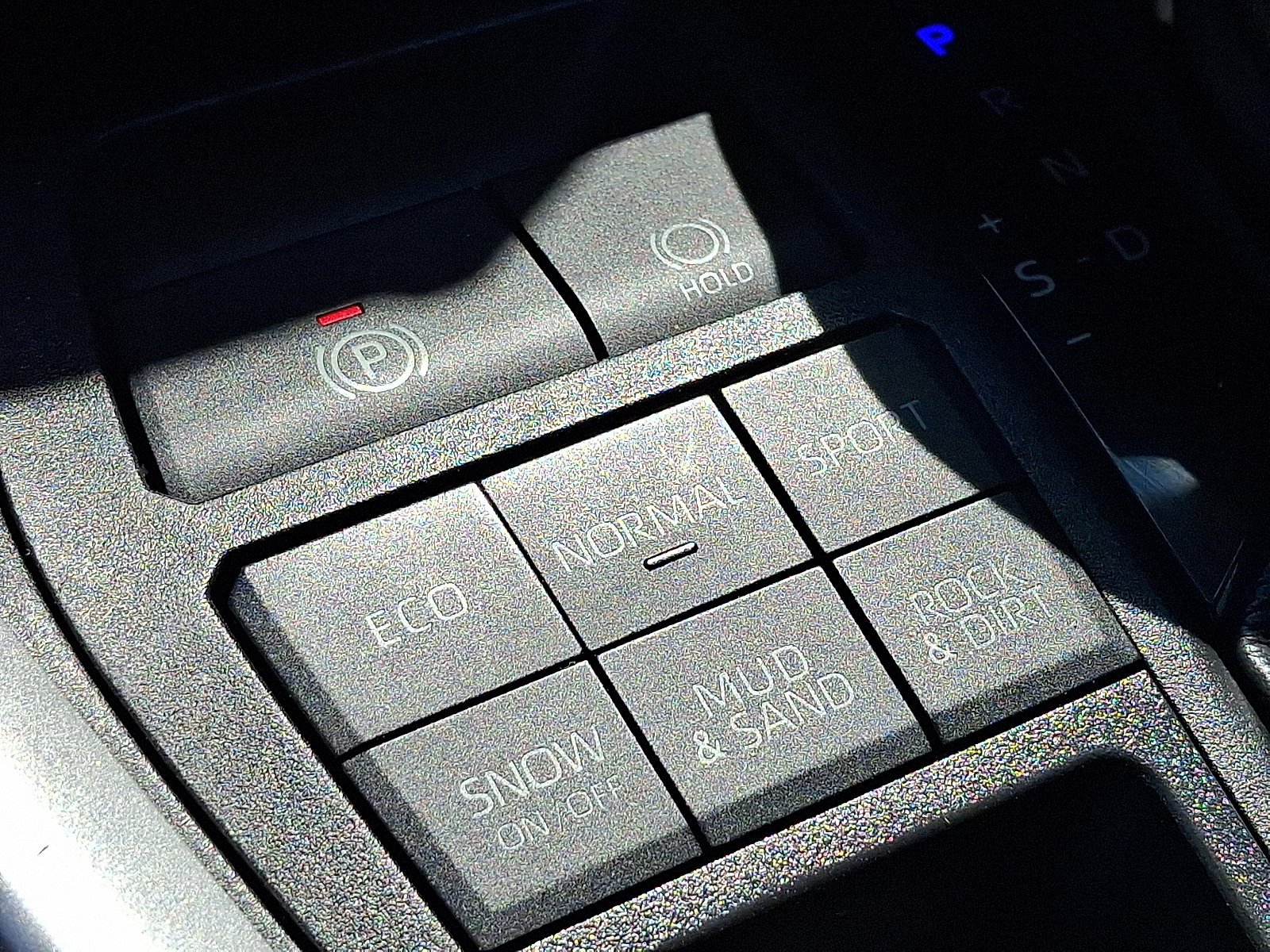 Used 2021 Toyota RAV4 LE w/ Carpet Mat Package (TMS) AWD/4WD image 24