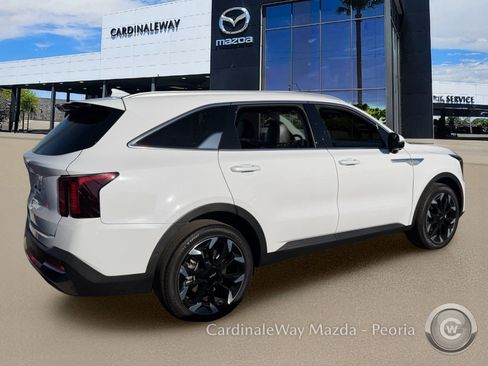Used 2025 Kia Sorento SX FWD image 2