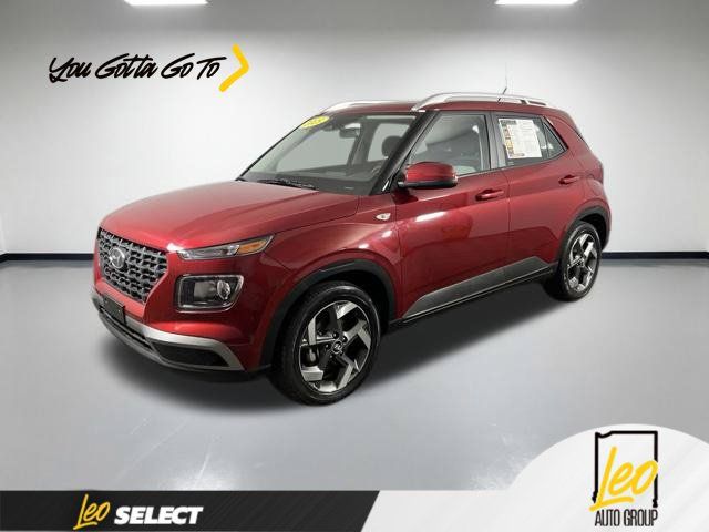 Used 2025 Hyundai Venue SEL FWD image 1