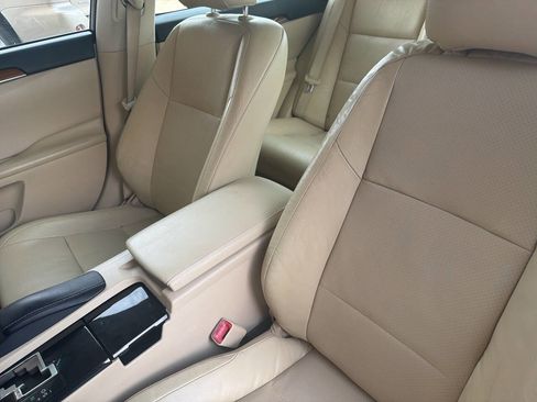 Used 2014 Lexus ES 300h w/ Luxury Package w/Bamboo Trim image 17