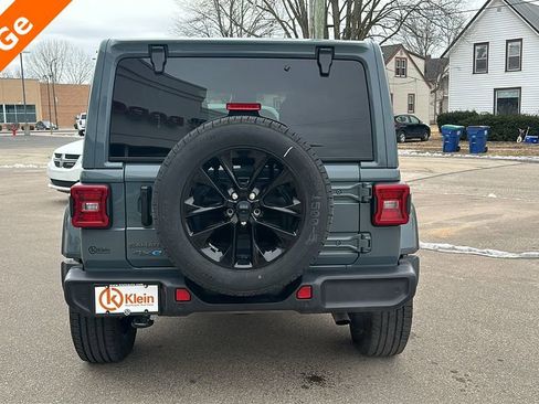 Used 2025 Jeep Wrangler Unlimited Sahara w/ Safety Group image 7