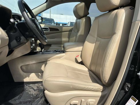 Used 2017 Nissan Pathfinder Platinum w/ Family Entertainment Package AWD/4WD image 22