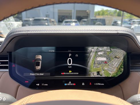 Used 2025 Land Rover Range Rover SE AWD/4WD image 24